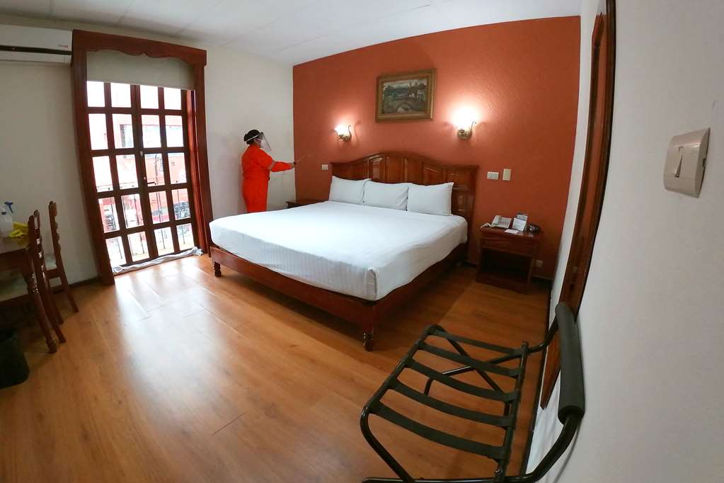 1 King bed non smoking