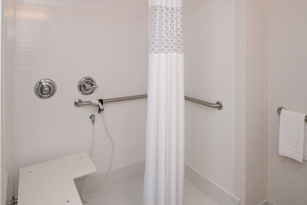 Hampton Inn Paragould - photo 20