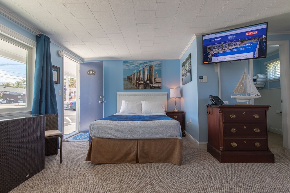 Footbridge Beach Motel - photo 18