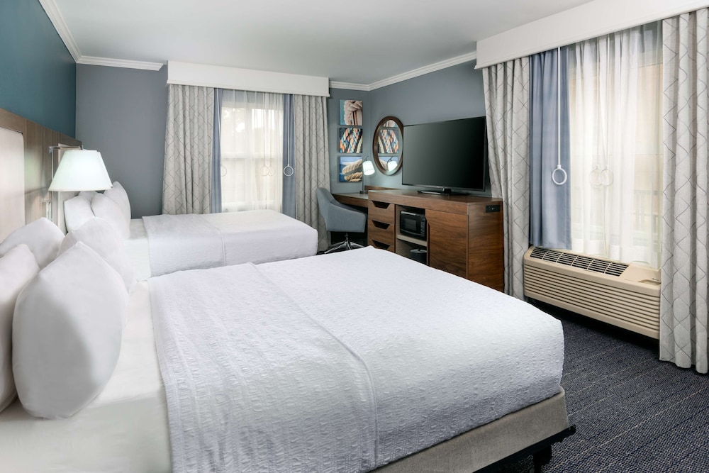 Hampton Inn Savannah Historic District - photo 14