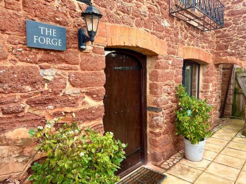 Countryside converted barn with hot tub and one parking space in Newton Abbot, United Kingdom