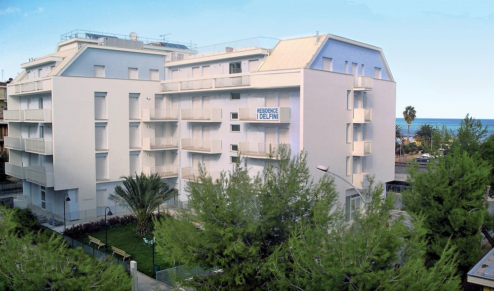 Residence I Delfini — 4-Star Luxury Hotel in Cupra Marittima, Italy