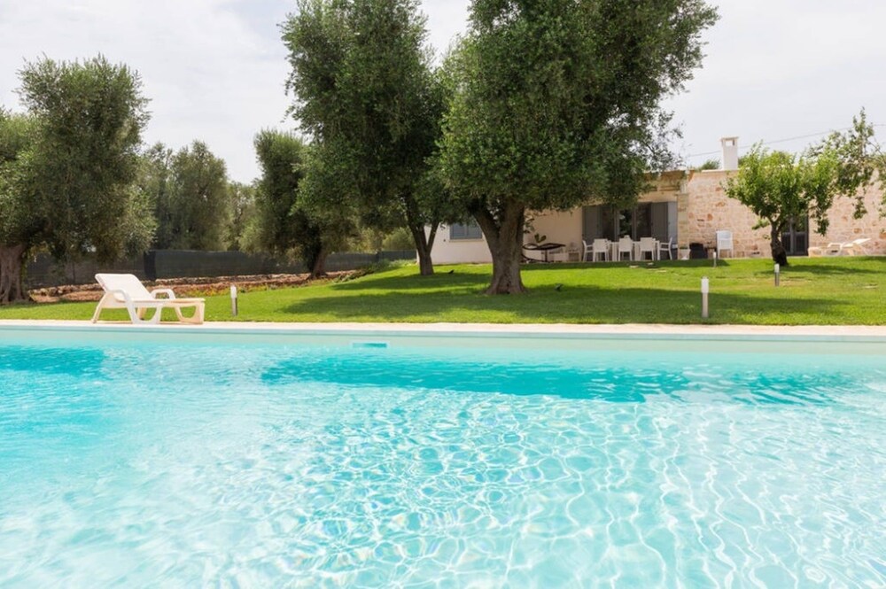 Trullo Amenil con piscina — hotel in San Michele Salentino