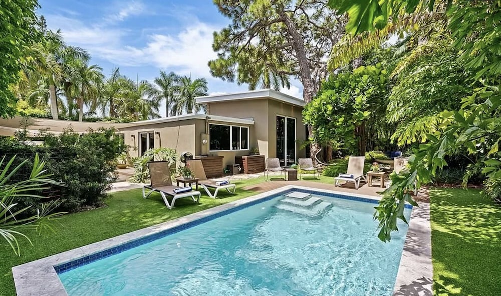 Wilton Manors Stunning Gated Oasis - photo 3