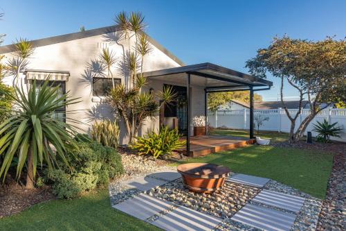 8 Elizabeth Parade in Forster, Australia