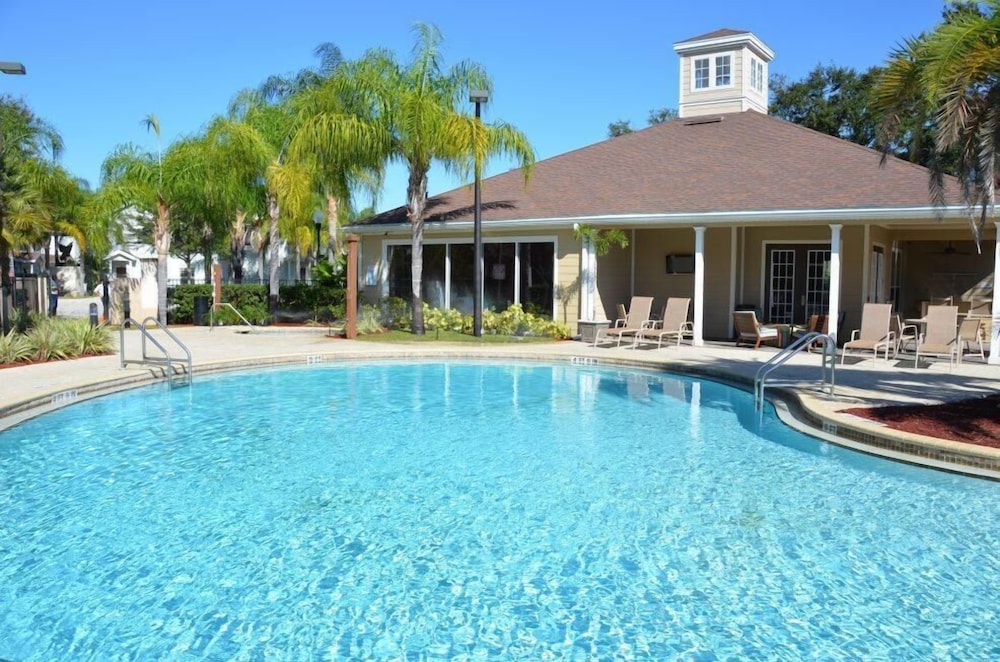 Lucaya 4 Bedrooms 3 Baths Townhome With Resort Pool - photo 16