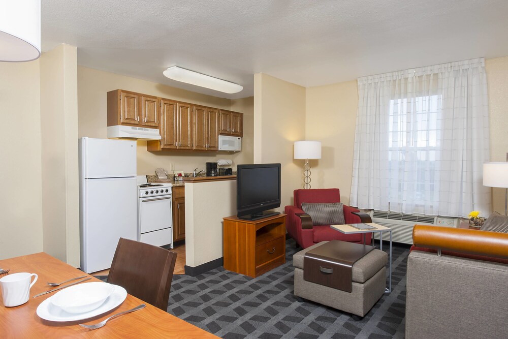 TownePlace Suites Indianapolis Park 100 - photo 3