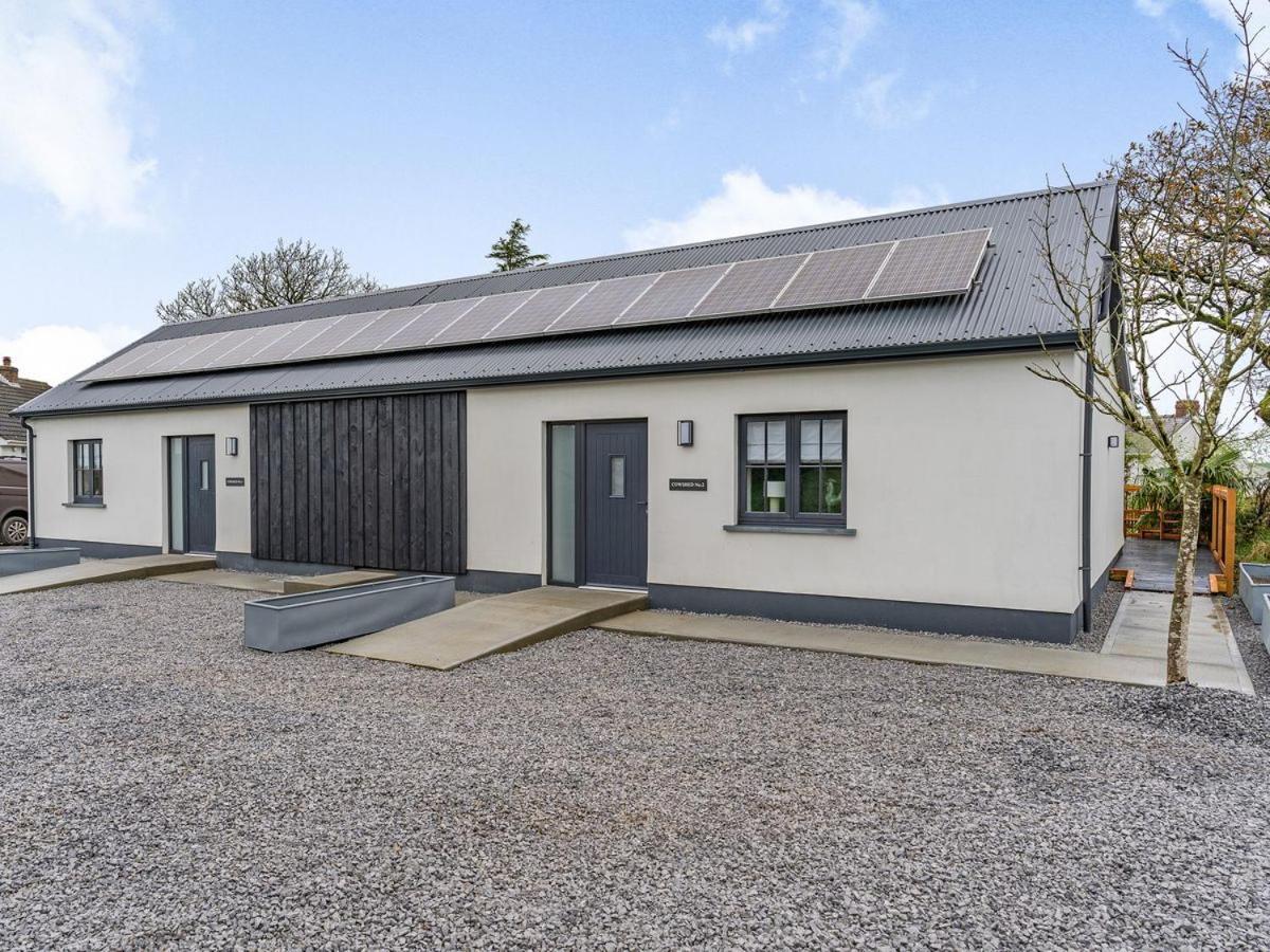 Cowshed 2 Uk35458 — hotel in Whitland