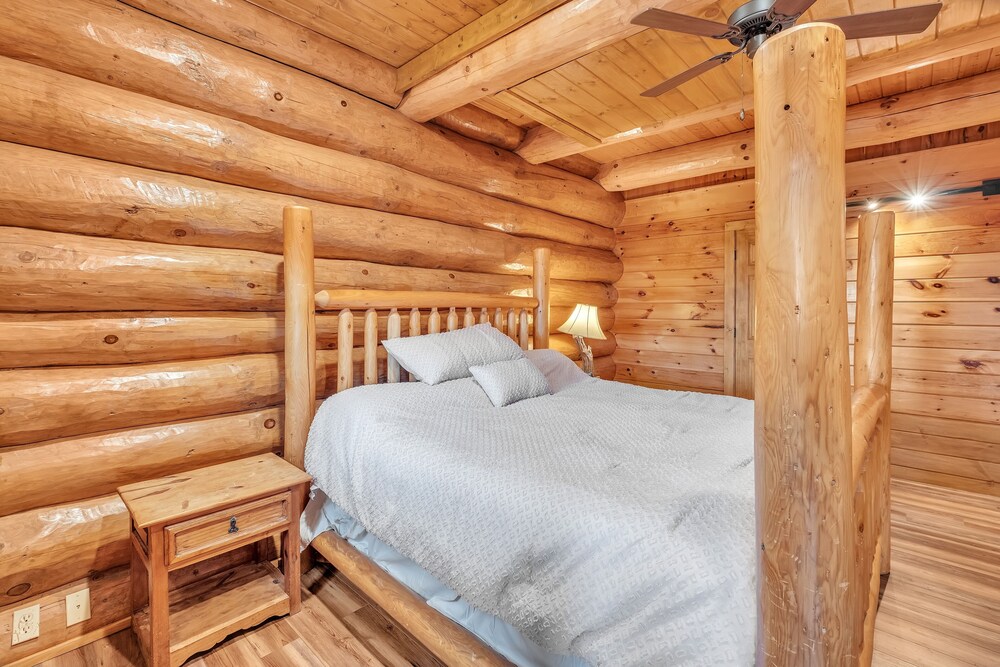 Sky Views Panoramic Views 2 Bedroom Cabin by Heavenly Views Resort - photo 4