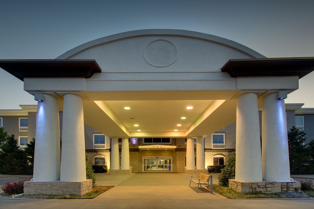 Holiday Inn Express Hotel & Suites Vernon College Area by IHG - photo 54