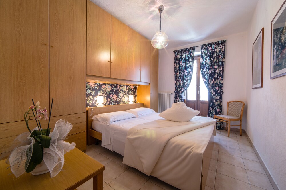 Maison Aubert 33 Appartamento con balcone in centro — 4-Star Luxury Hotel in Aosta, Italy