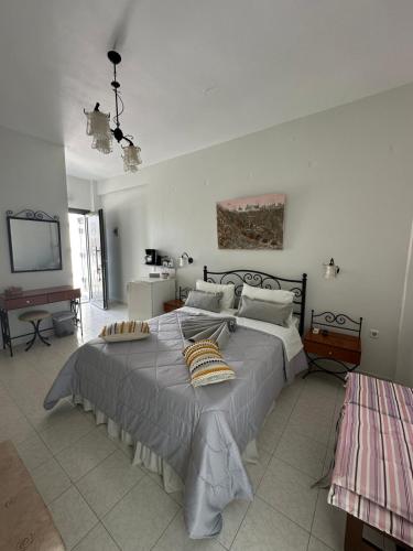 Sardis Rooms — Kimolos — photo 2