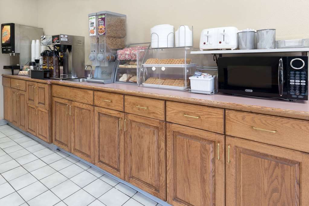 Super 8 Valley City - photo 3