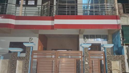 Sharmila singh - last minute hotel in Allahabad