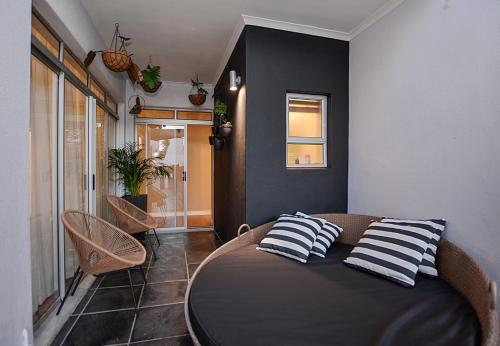 Luxury home walking distance to Blouberg beach