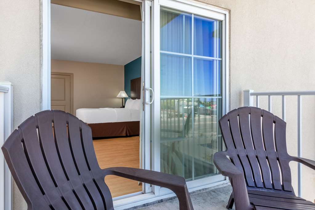 La Quinta Inn & Suites by Wyndham Ocean City - photo 18