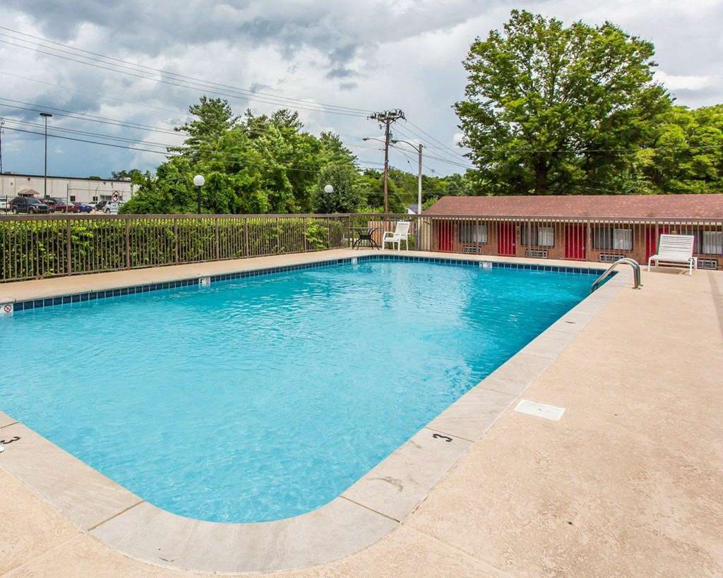 Econo Lodge Nashville North - photo 21