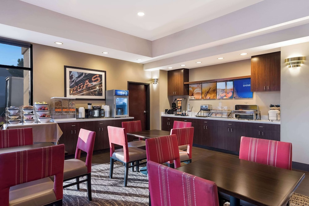 Comfort Inn & Suites Las Vegas Nellis - photo 36
