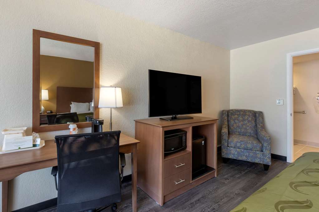 Quality Inn Saint Petersburg North Tampa Bay - photo 10