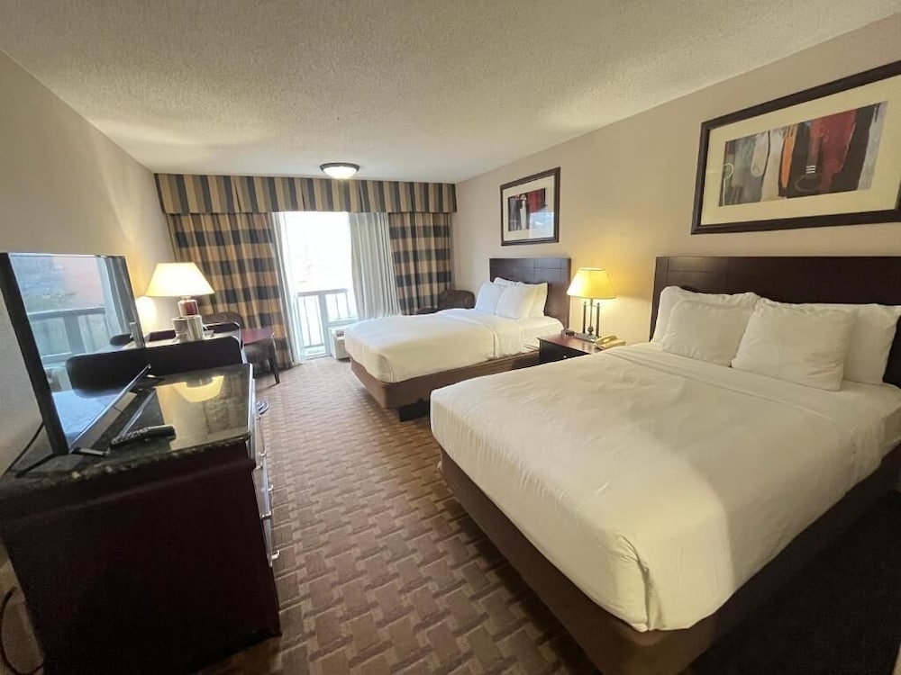 Derby Hotel & Suites in Clarksville, United States