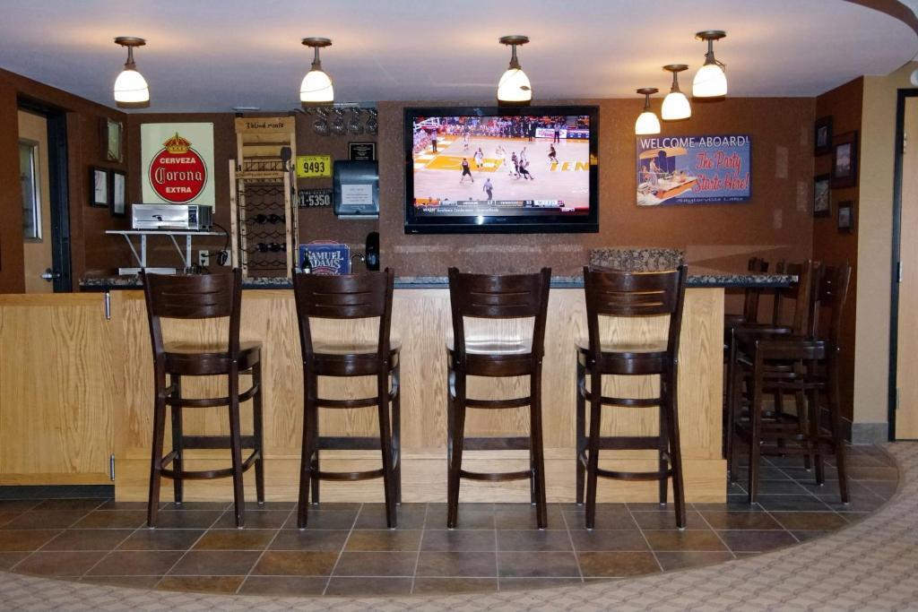 Red Lion Inn & Suites Grimes - photo 25