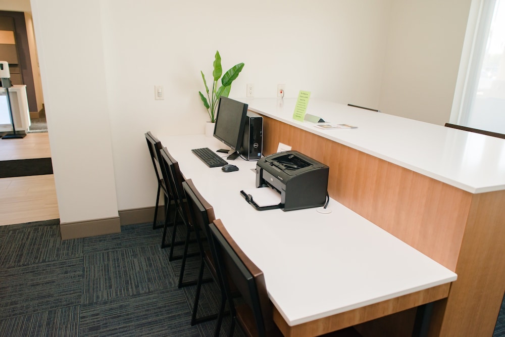 Holiday Inn Express & Suites Winona by IHG - photo 14