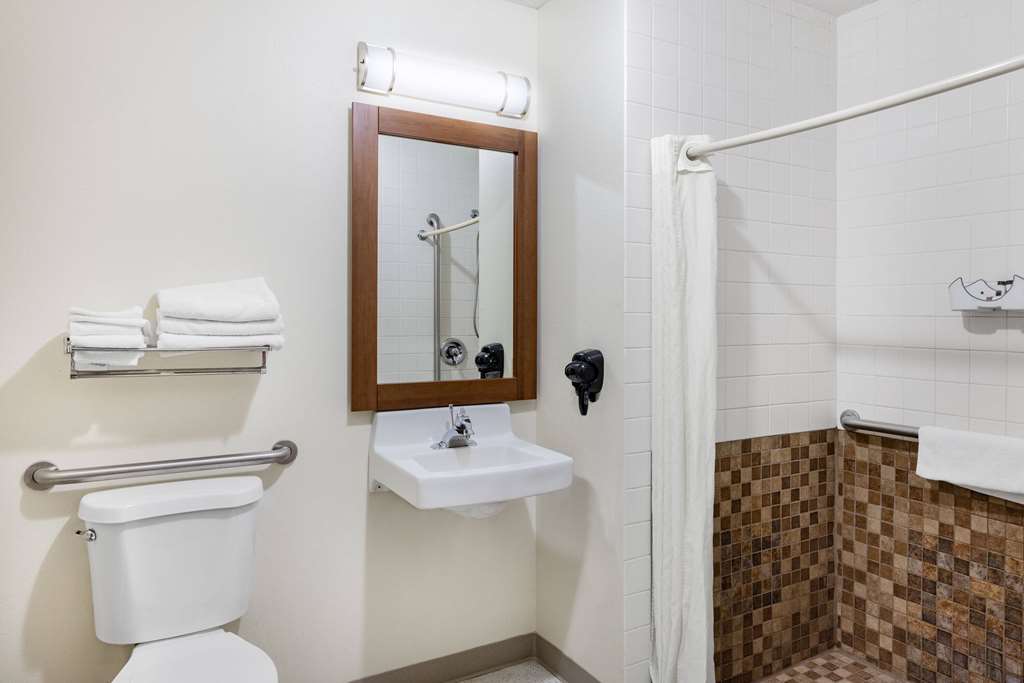Super 8 by Wyndham Valentine NE - photo 32