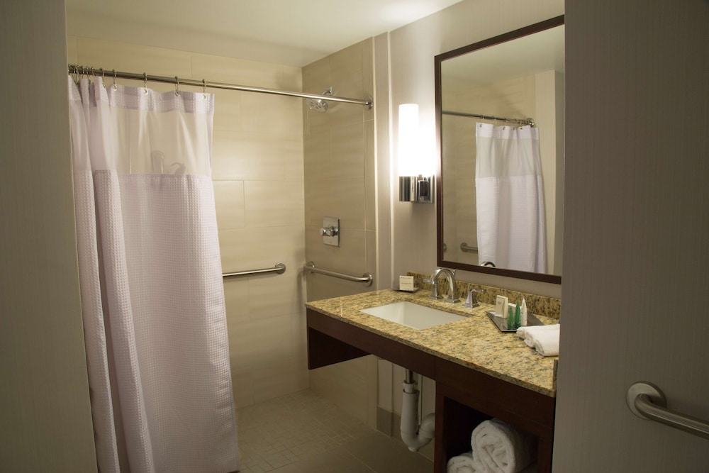 Hilton Kansas City Airport - photo 27