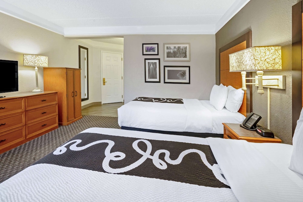 La Quinta Inn & Suites by Wyndham Houston West Park 10 - photo 10
