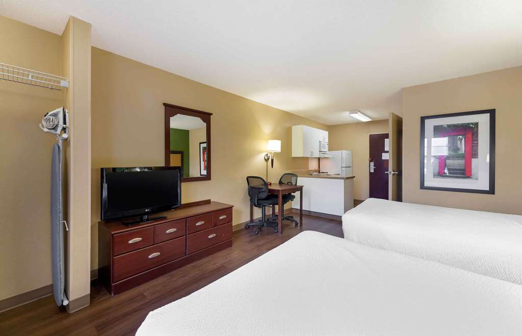 Extended Stay America Cleveland Brooklyn - photo 18