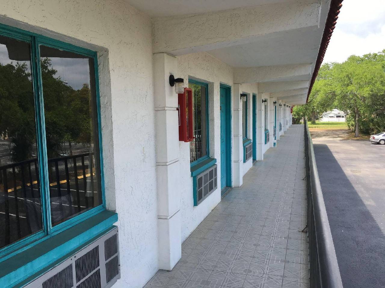 Clearwater Inn - photo 3