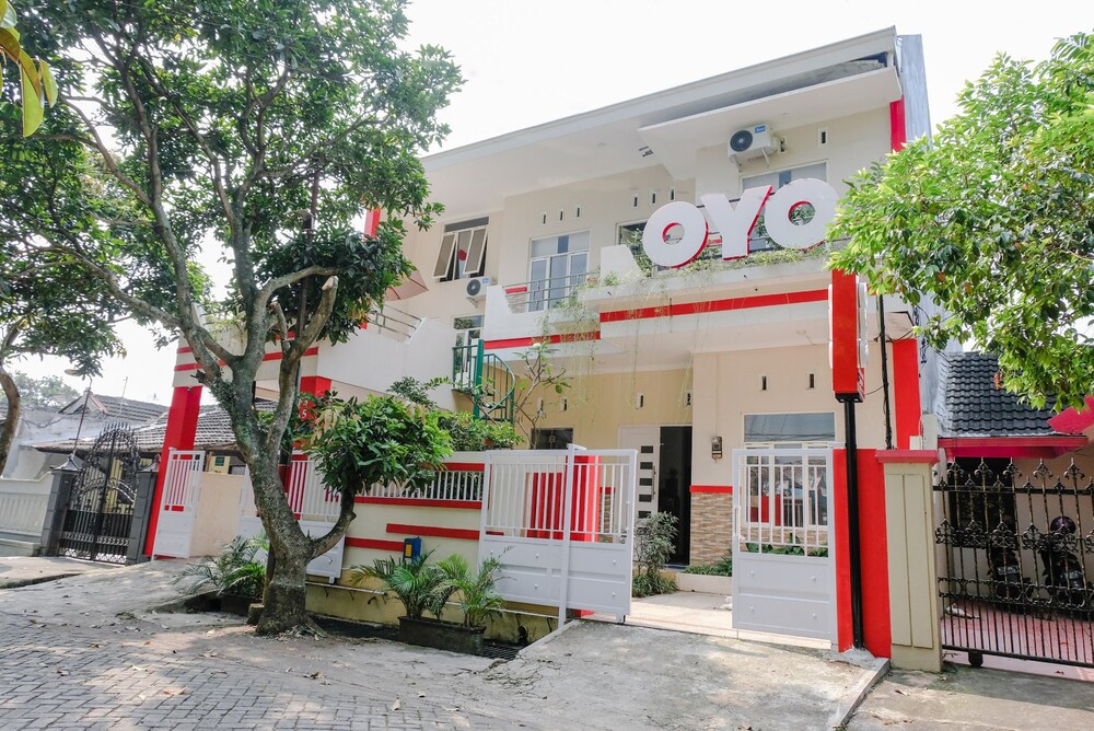 OYO 886 Omahku Asri Syariah