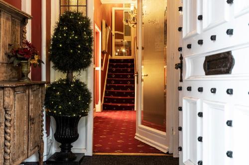 Lonsdale House — 4-Star Luxury Hotel in Windermere, United Kingdom