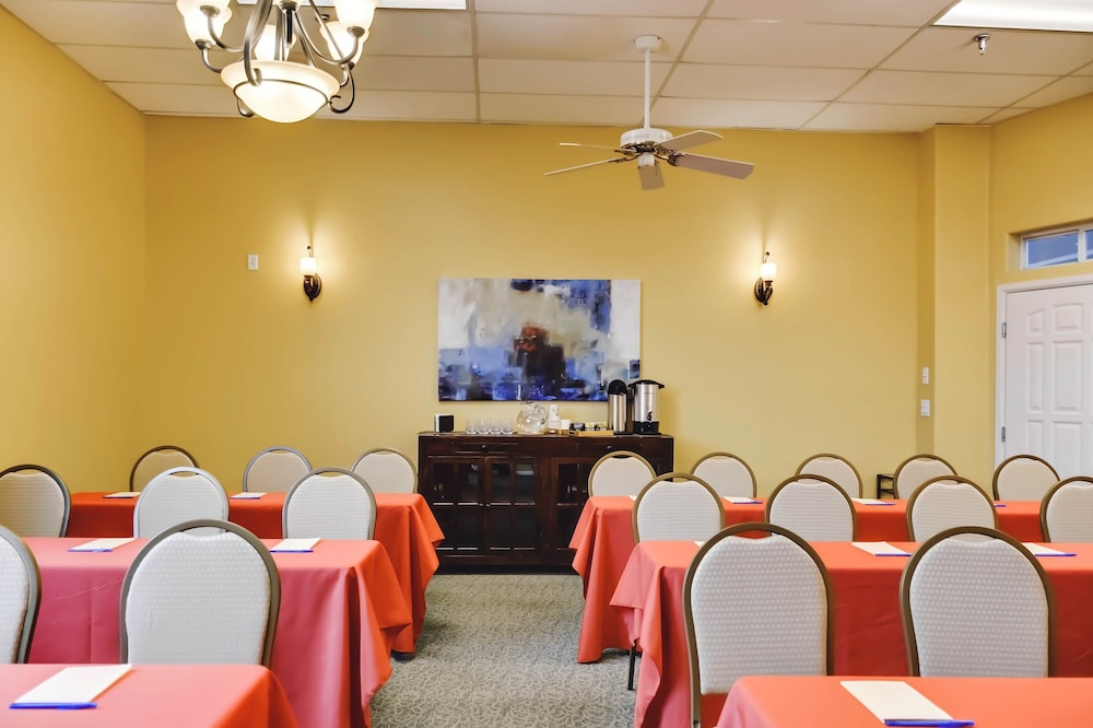 Forest Villas Hotel Prescott - photo 97