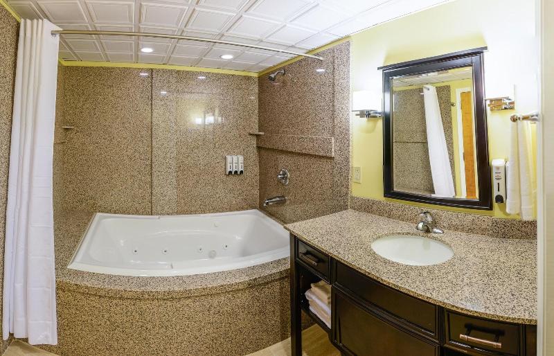 Asbury Inn & Suites - photo 32