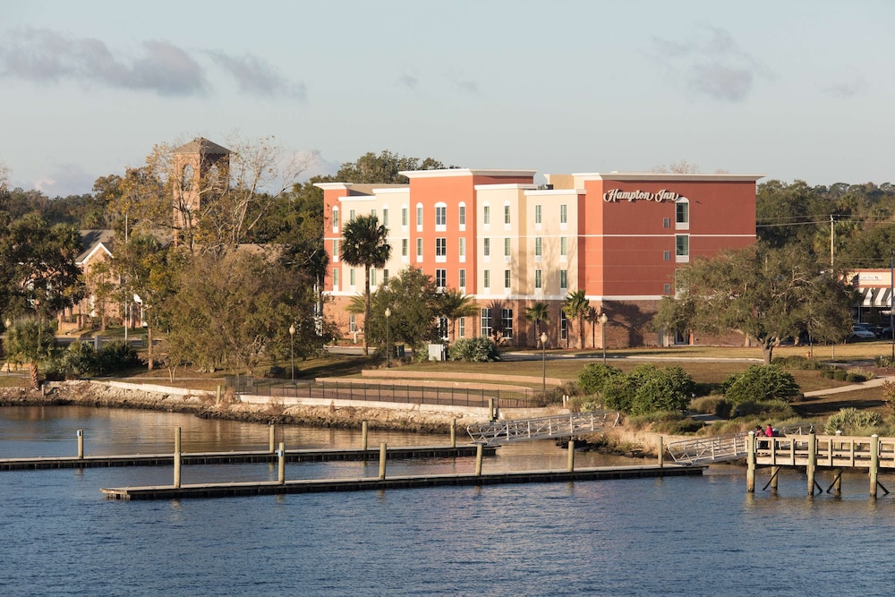Hampton Inn Palatka - photo 39