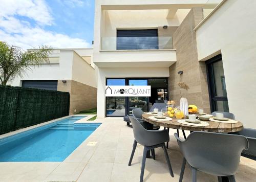 Villa Con Piscina Santa Rosalía Lake & Life Resort Los Alcázares in Torre-Pacheco, Spain