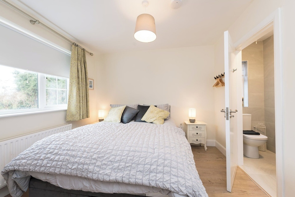 2Br Sleeps4 Parking Nearcork 6Mintoairport in Cork, Republic of Ireland