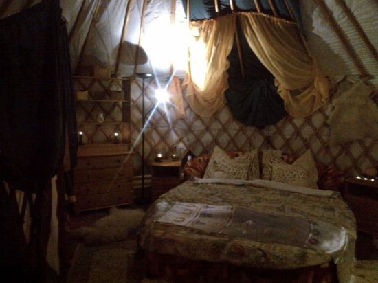 Almond Grove Yurt Hotel — hotel in Sarmellek