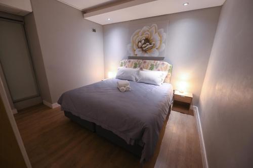 Modern One Bedroom In The Warwick