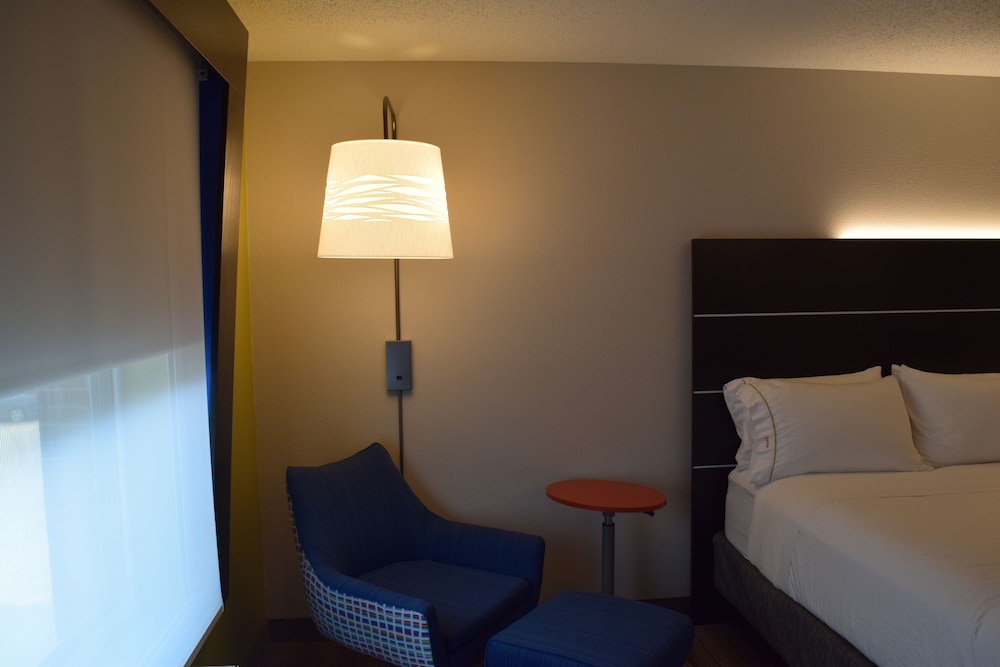 Holiday Inn Express Hotel & Suites Sparta by IHG - photo 22