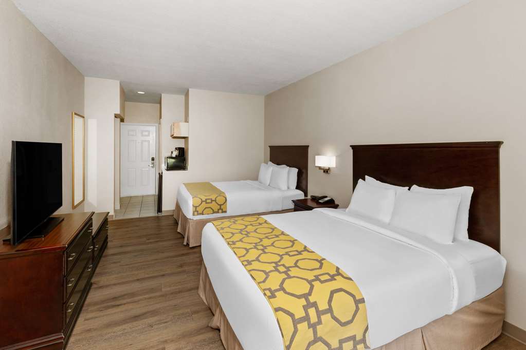 Baymont by Wyndham Houston Brookhollow - photo 12