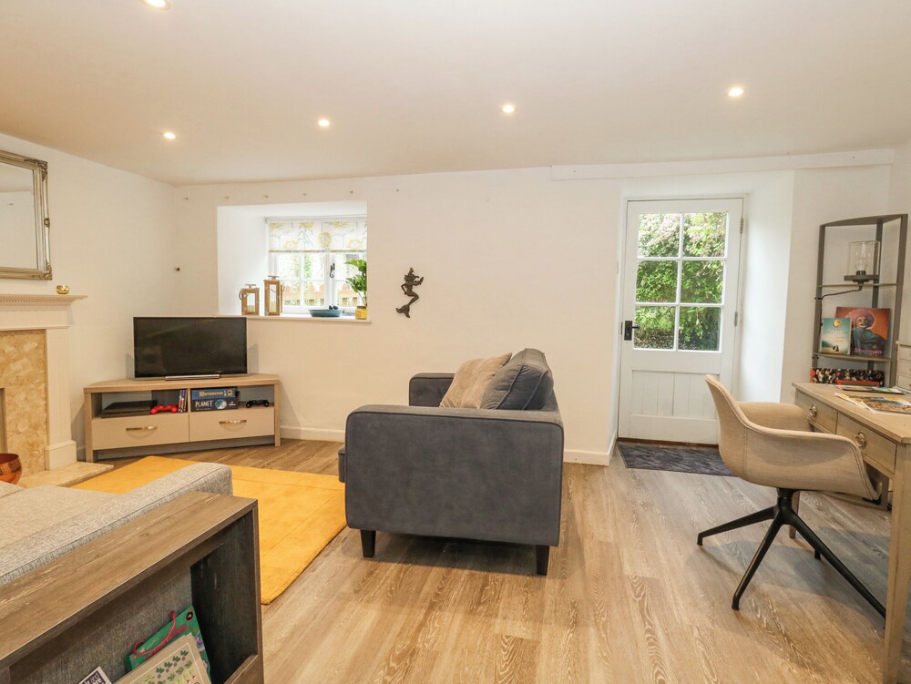 Half Pint Cottage — 4-Star Luxury Hotel in Beaminster, United Kingdom