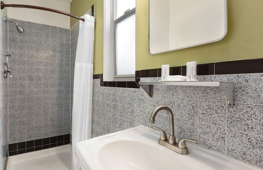 Baymont by Wyndham Fort Bragg - photo 22