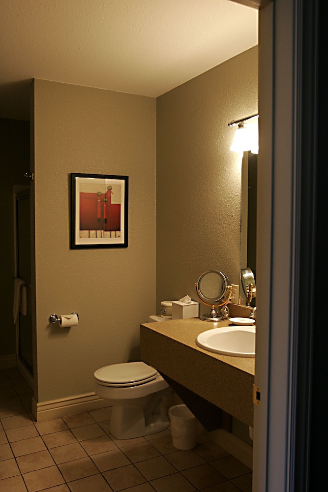 Tremont Inn on Main - photo 14