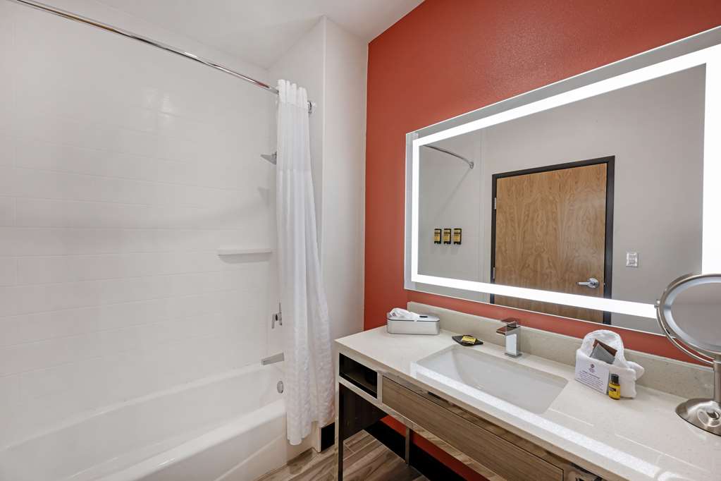 Best Western Plus Executive Residency Carlsbad Hotel - photo 27
