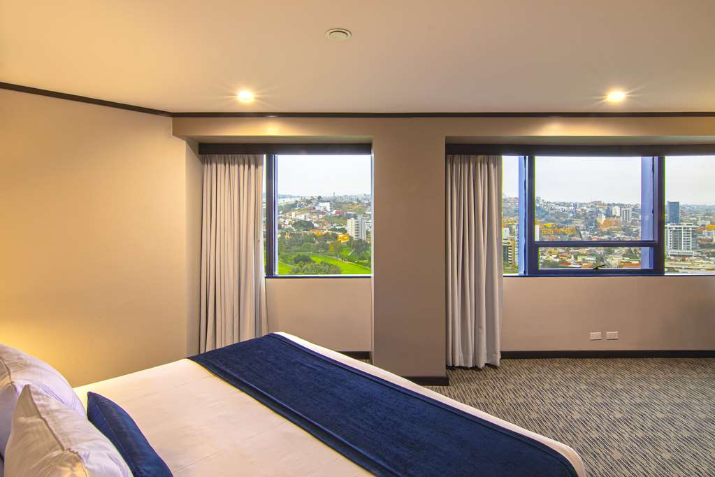 Grand Tower King Bed July