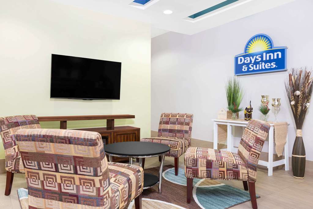 Days Inn & Suites by Wyndham Madisonville - photo 4