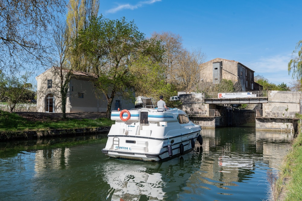 Le Moulin du Vivier pet-friendly hotel Saint-Martin-Lalande