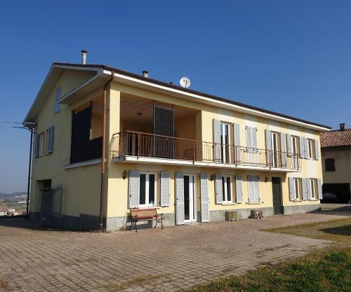 CASA FRIDA Intero alloggio con due camere — 4-Star Luxury Hotel in Canelli, Italy